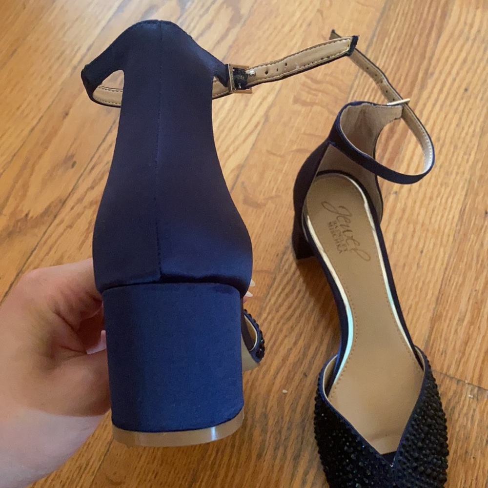 SOLD OUT!Jewel Badgley Mischka block heels in Navy Blue - Picture 5 of 6